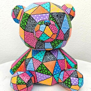 Teddybeer – Handgeschilderd Kleurrijk Beeldje