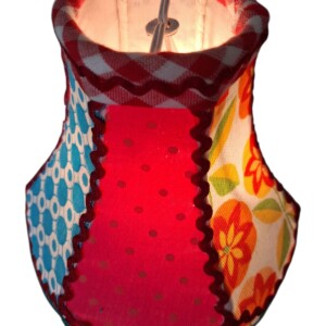 Uniek handgemaakt kleurrijk – kitsch tafellamp citroen