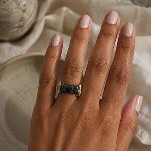 Aards & Mineral chic, handgeweven ring met blauwe tijgeroog edelsteen