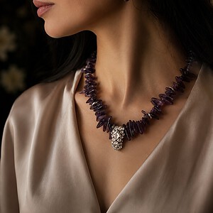 Amethist ketting met kristallen hanger - uniek stuk