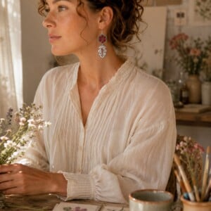 Botanish & Romantisch, folk oorbellen met enamel bladeren