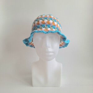 Gehaakte bucket hat | Oranje, lila, turquoise, sagegroen en wit