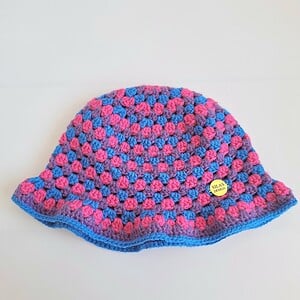 Gehaakte bucket hat | Pride biseksuele vlag
