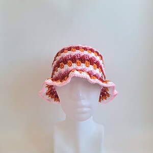Gehaakte bucket hat | Pride lesbische vlag