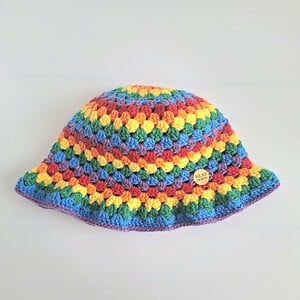 Gehaakte bucket hat | Pride regenboog vlag