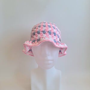 Gehaakte bucket hat | Pride transgender vlag
