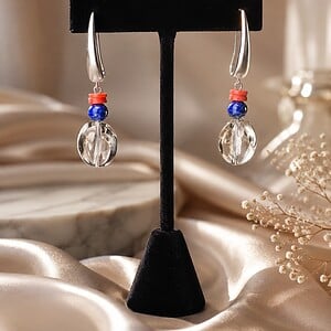 Glas en lapis lazuli oorbellen