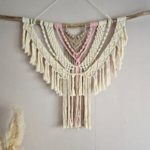 Grote macrame wandhanger,crème, beige roze.