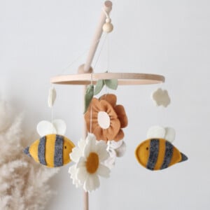 Handgemaakte Babymobiel | Hout & Wolvilt | Bloemetjes & Bijtjes
