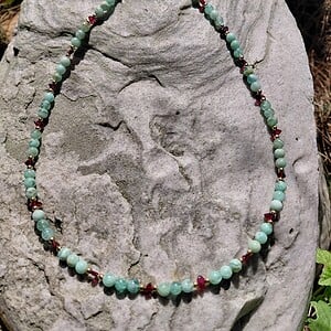 Ketting met amazoniet en granaat
