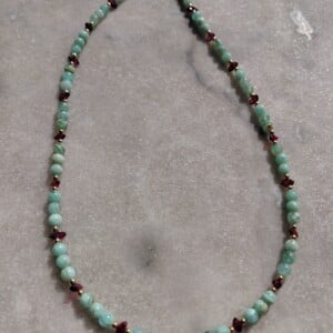 Ketting met amazoniet en granaat
