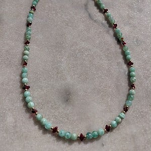 Ketting met amazoniet en granaat