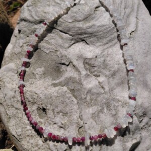 ketting paarse toermalijn en maasteen