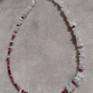 ketting paarse toermalijn en maasteen