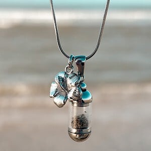 Laguna Beach Pendant Hibiscus Zilver