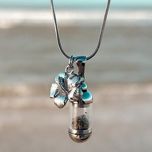 Laguna Beach Pendant Hibiscus Zilver