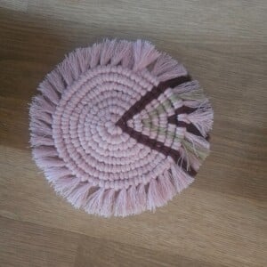 Macramé onderzetter roze