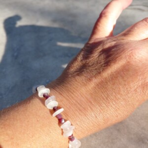 Magnolia: armband met paarse toermalijn en maansteen