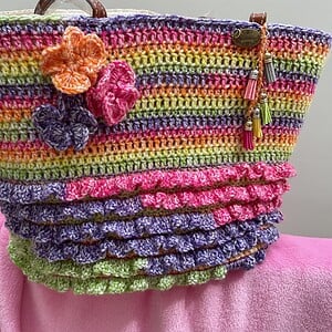 Mand Roesjes met bloemen,