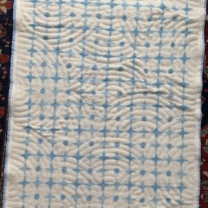 Mooi lichtblauw patchword (wand) kleed