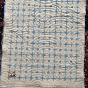 Mooi lichtblauw patchword (wand) kleed