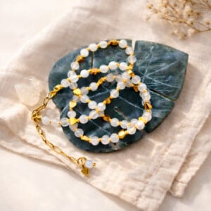 ✨ Équilibre – Witte Jade & Hematiet Ketting