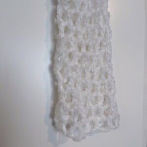 Sarasvati - Witte gehaakte teddy yarn shrug - M