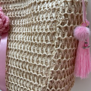 Stro schoudertas versiert roze roosjes en kwastjes en meer!