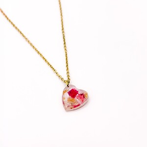 Subtiele Ketting met Hartjes Hanger Gevuld met Echt Gipskruid uit Den Haag (GirlMeetsDenHaag x CH Design)