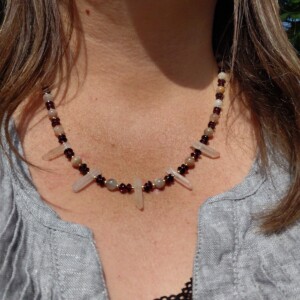 Sun and Heart: ketting met zonnesteen, granaat en roze bergkristal