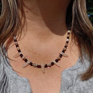 Sun & Heart: ketting met zonnesteen, granaat en roze bergkristal