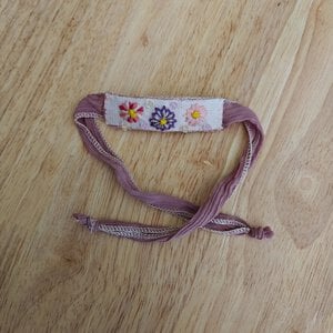Unieke geborduurde armband