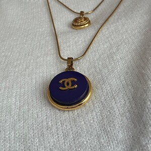 Vintage Chanel bedel