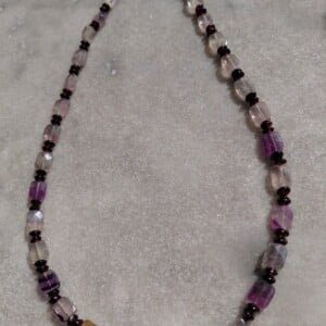 Violet  Sky: ketting met vierkante fluoriet en granaat