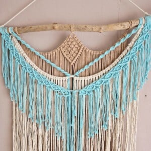 Wandhanger turquoise, beige,crème.