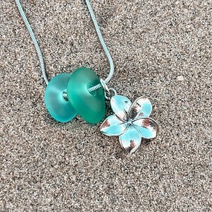 Zeeglas Plumeria Ketting Zilver