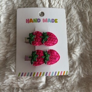 Alligator clips met aardbei