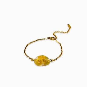 Armband met Steenvormige Hanger Gevuld met Echte Bloemen uit Amsterdam (Limoncello Romance)