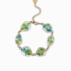 Armband met Steenvormige Hangers Gevuld met Echt Gipskruid uit Luxemburg (Forgotten Gardens)