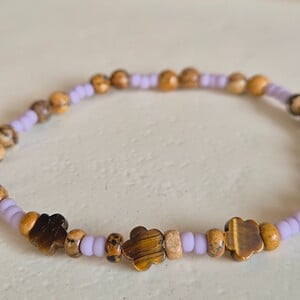 Armband met tijgeroog bloemetjes en miyuki kralen | Lavendula