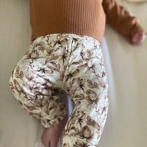 Baby broekje bloesem