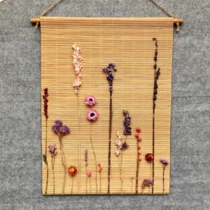 Bamboe Wandhanger met gedroogde bloemen - Botanische Bamboe Kunst - Boho Natuurlijk - Geperste Bloemen