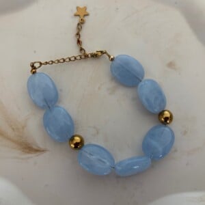 Blue stone armband