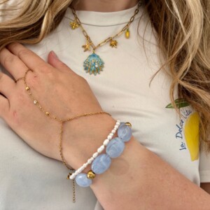 Blue stone armband