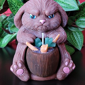 Chagrijnig boos konijnenkaars - Grumpy Gerrit (bruin)