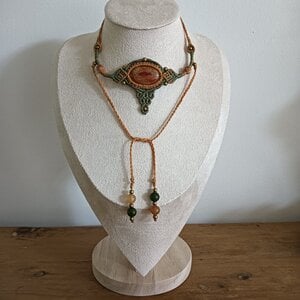 Handgemaakte dubbele macramé ketting Amaya met agaat en toermalijn- Earth Spirit collectie