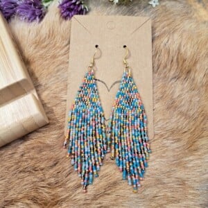 Fringe oorbellen Confetti frosted fall leaves– Miyuki Delica kralen, 9 cm lang