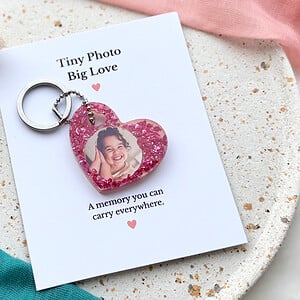 Gepersonaliseerde Foto Sleutelhanger Hart van Resin | Handgemaakt Cadeau met Eigen Foto