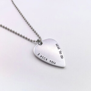 Gepersonaliseerde gitaarplectrum ketting | I Pick You | Met datum