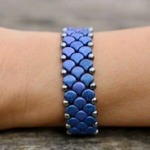 Handgemaakte kralenarmband 'Snake Skin Blue' — Ginko kralen, 19 cm